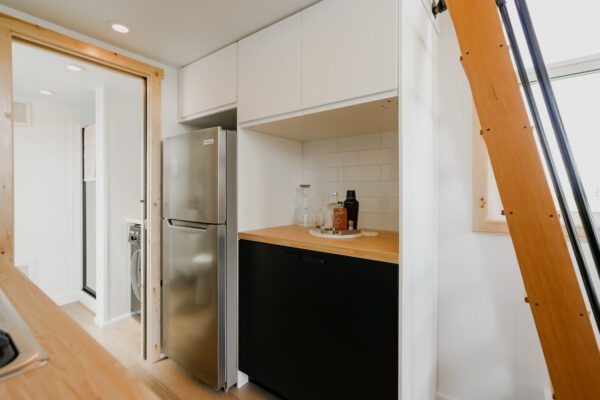 Interior View of 1-story Tiny Home for 4 persons sleeping capacity 257 sqft project ONYX 2630 on USPrefabs.com